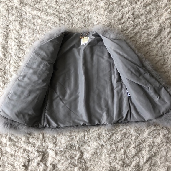 Elegant Gray Faux Fur Coat - Picture 3 of 9